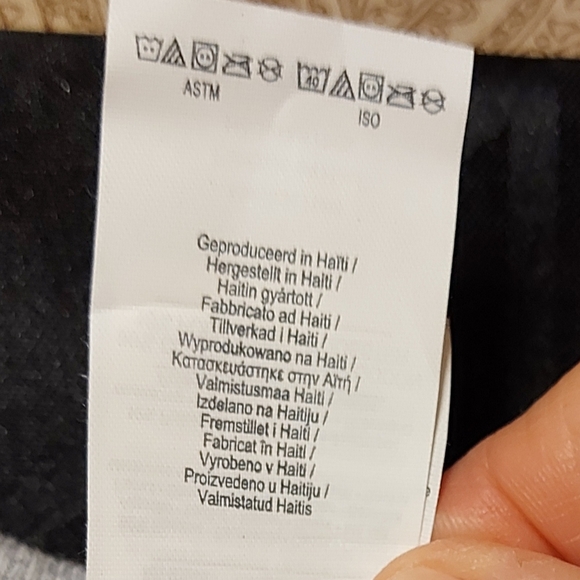 NWOT Men's Graphic Tee - Picture 4 of 9